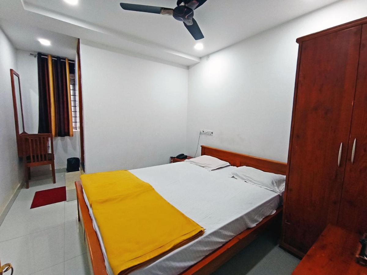 Staymaker Shri Shakti Residency Hubli Exterior photo